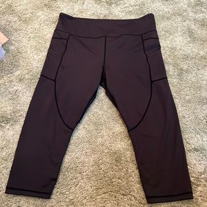 ZYIA Capri Leggings Size 20 w Pockets Like New